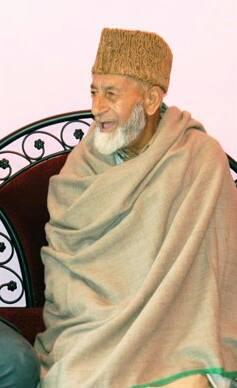 CM shocked over demise of Imam Dargah Mufti Bashir A. Farooqui